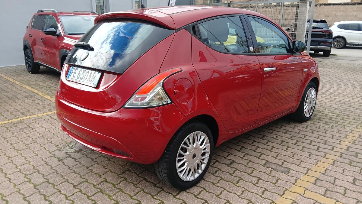 Lancia Ypsilon 1.2 69 CV 5 porte GPL Gold